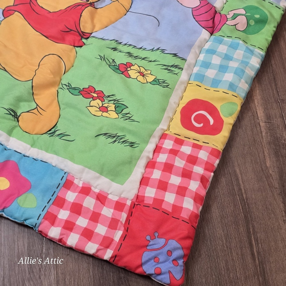 Winnie the Pooh Piglet Blanket Crib Quilt Comforter Vintage Throw Red Blue Green - Picture 4 of 6